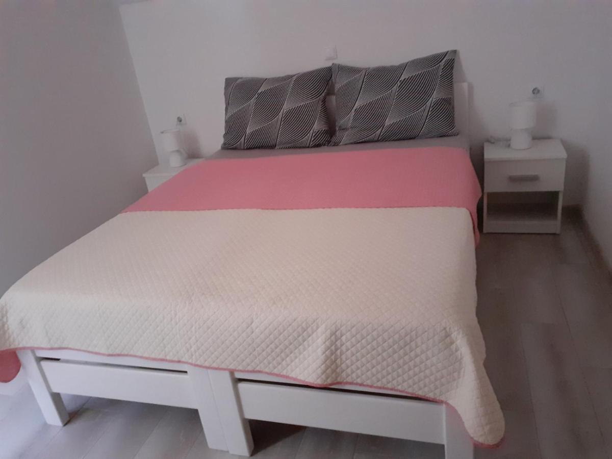 Apartmani Grumf Gornji Karin Exteriér fotografie