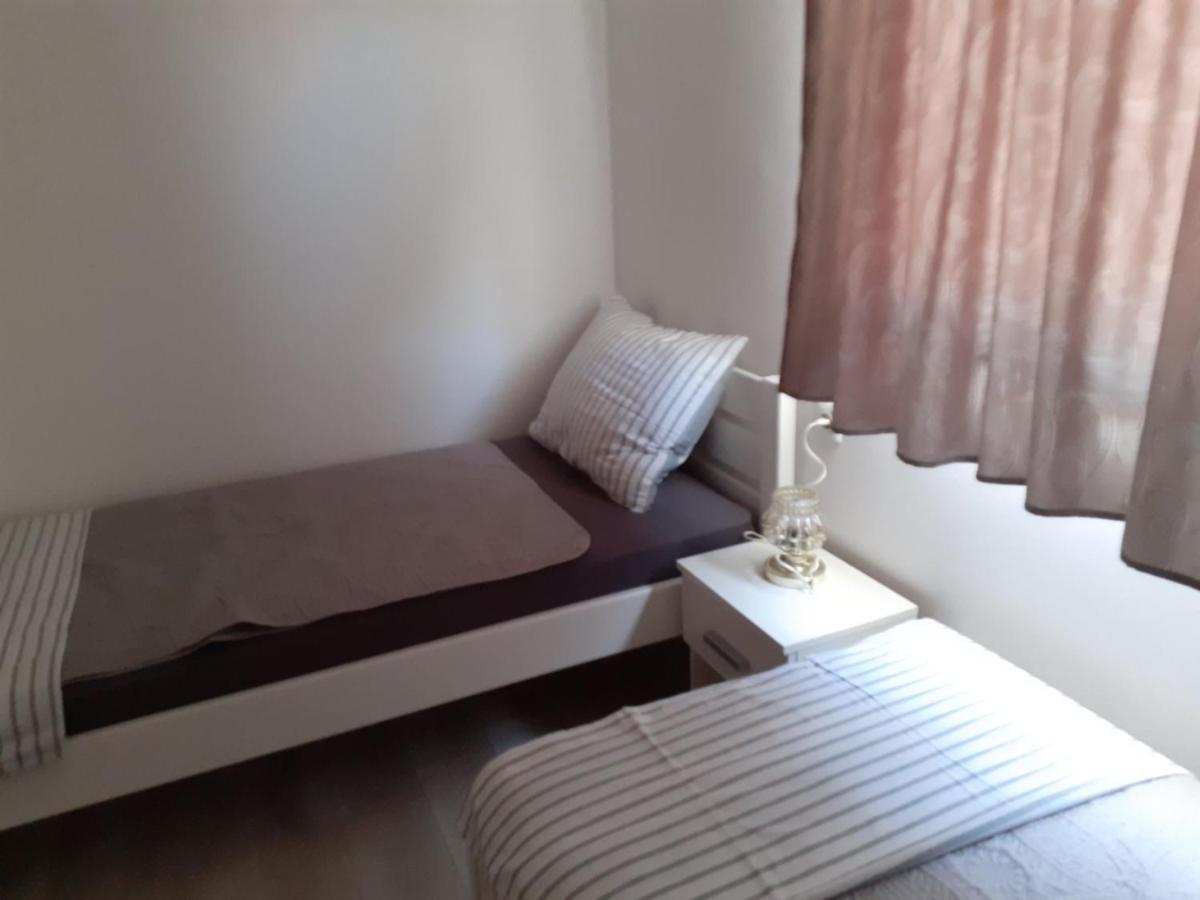 Apartmani Grumf Gornji Karin Exteriér fotografie